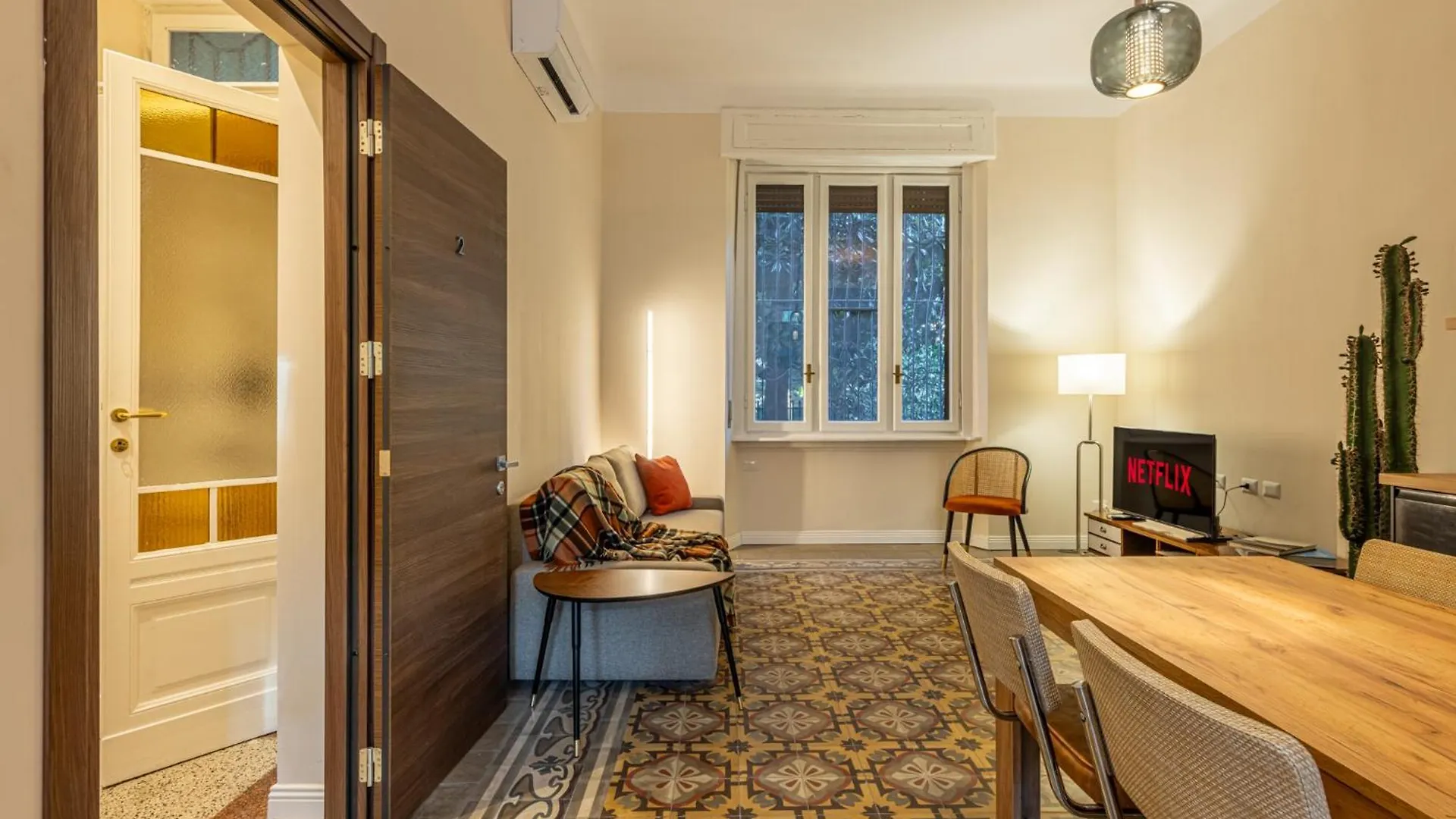 Bilocale Chic In Tropical Villa A Due Passi Da Stazione Centrale Milán Itálie