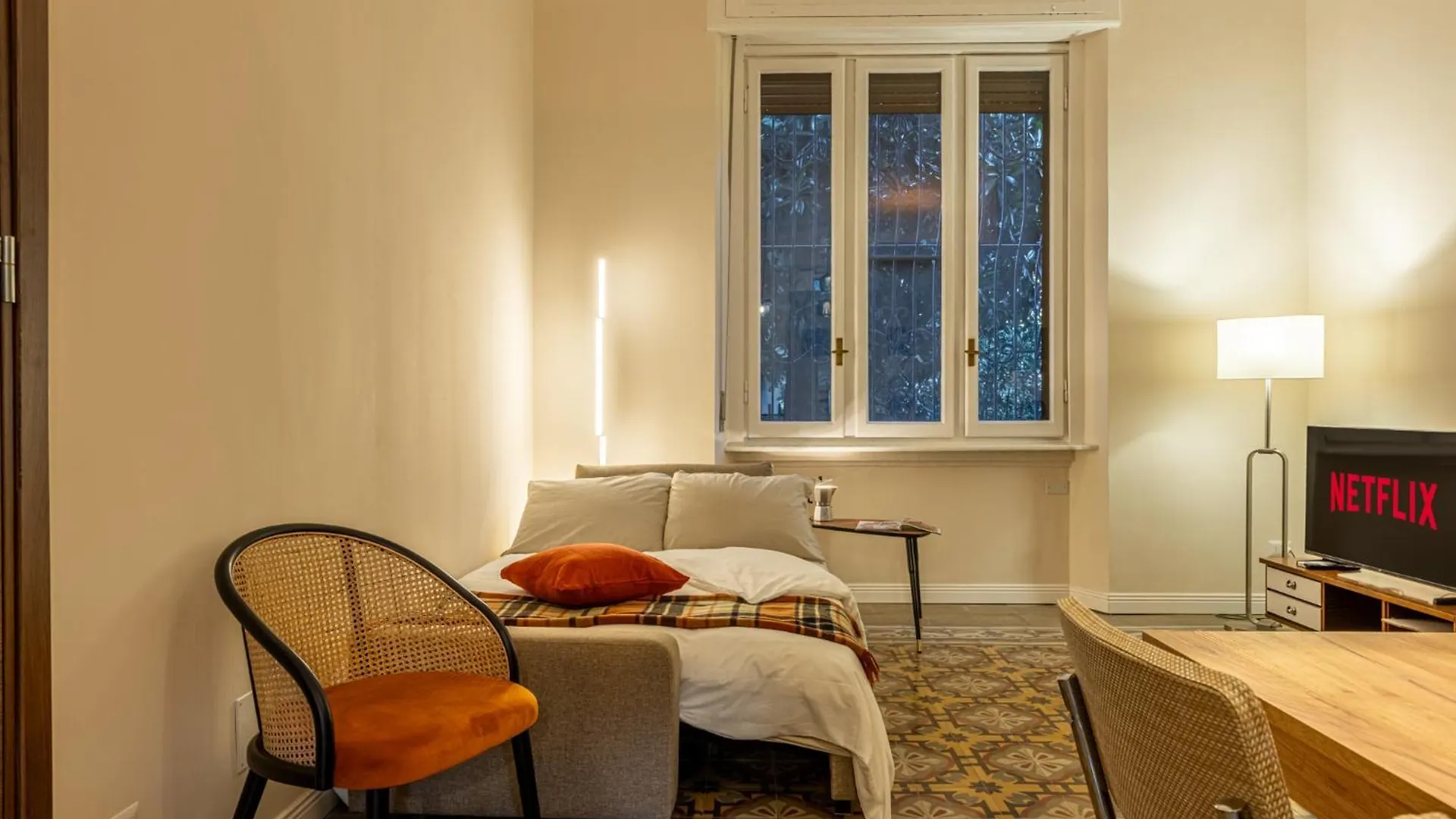 Bilocale Chic In Tropical Villa A Due Passi Da Stazione Centrale Milán Itálie